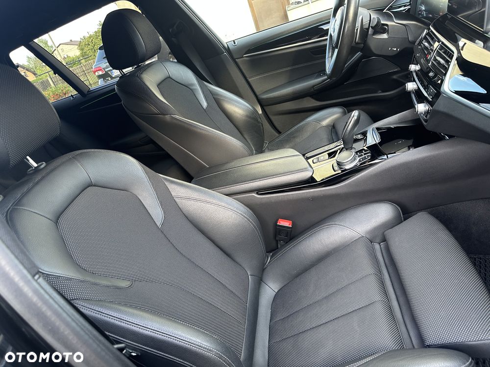 BMW Seria 5 520d Sport Line - 11