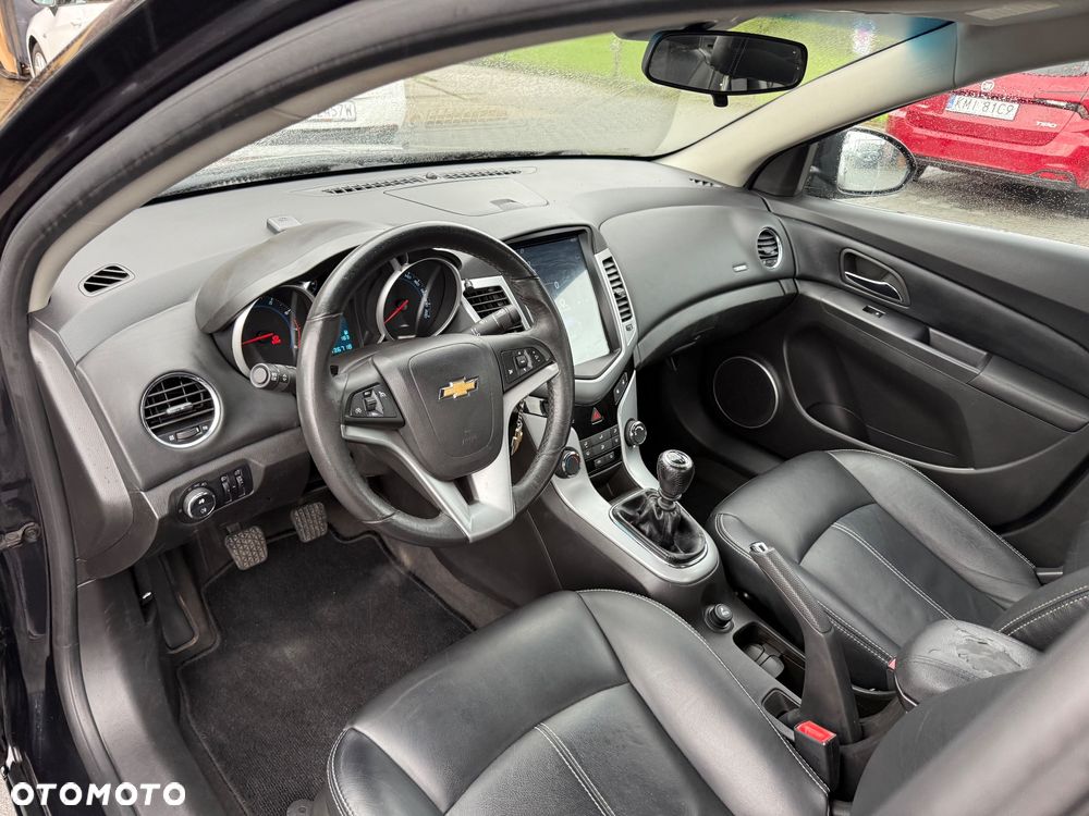 Chevrolet Cruze 1.8 LS+ - 12