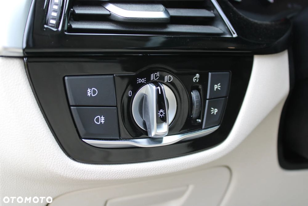 BMW Seria 5 520d xDrive Luxury Line - 15
