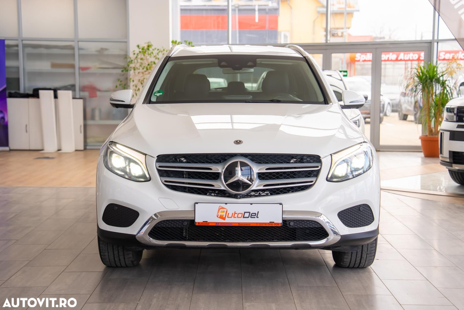 Mercedes-Benz GLC 250 4Matic 9G-TRONIC Exclusive - 9