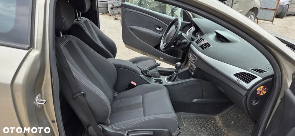 RENAULT MEGANE III 2,0TCE 180KM pas przedni przód - 8