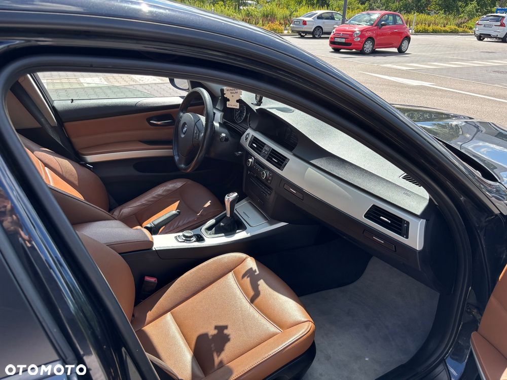 BMW Seria 3 320d Efficient Dynamics - 9