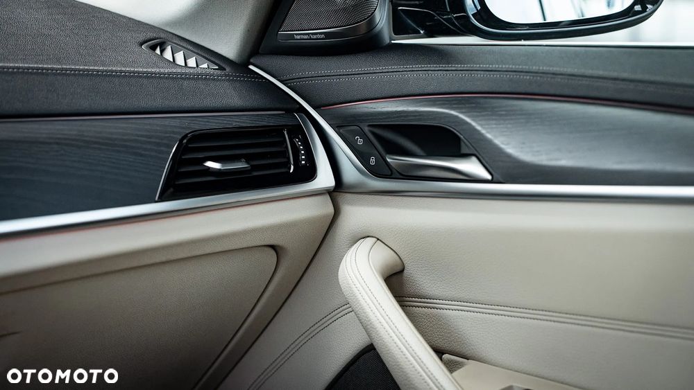 BMW Seria 5 520d xDrive Luxury Line - 12