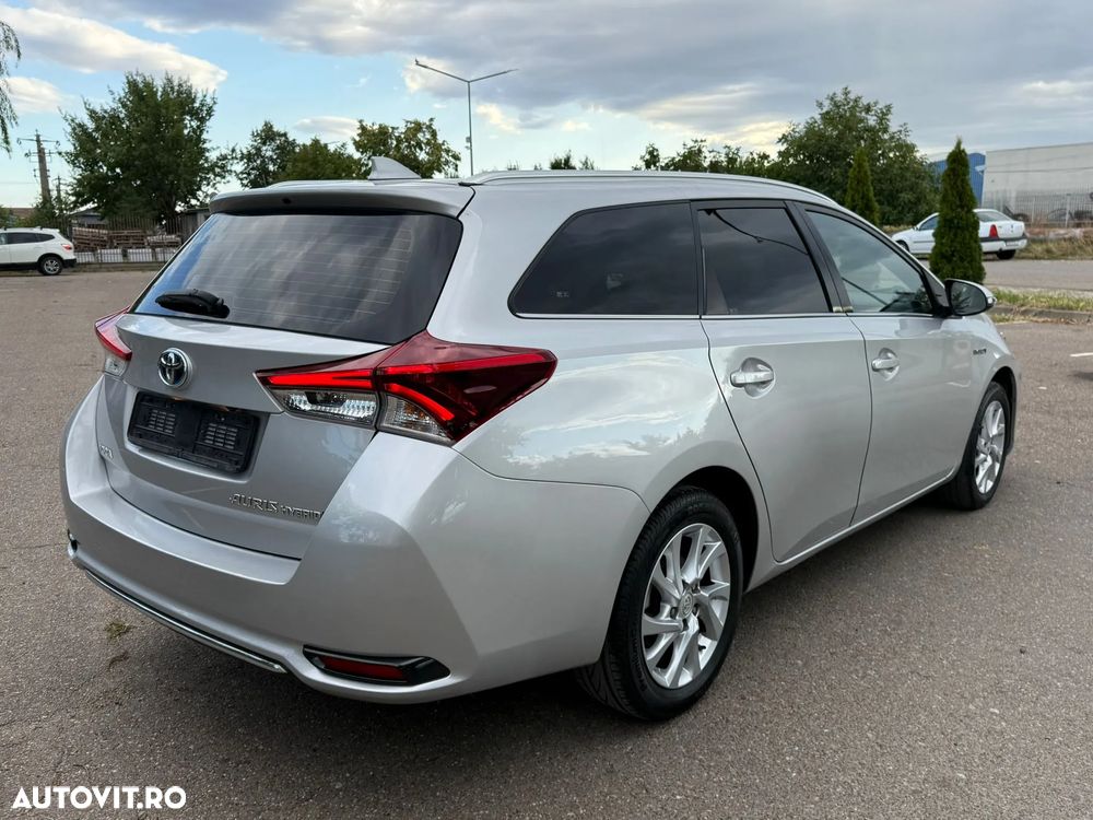 Toyota Auris 1.8 L VVT-i Hybrid Sol + - 12