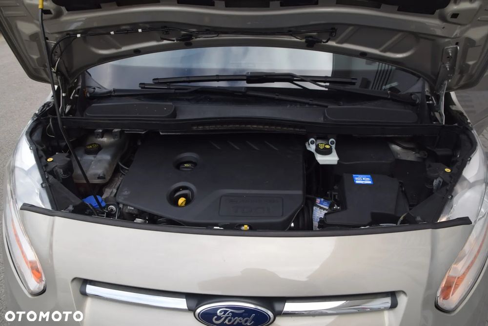 Ford Tourneo Connect Grand - 17