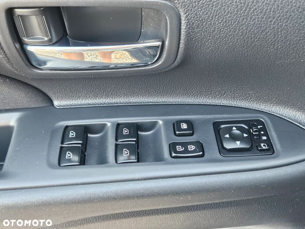 Mitsubishi Outlander 2.0 Instyle Navi CVT - 38