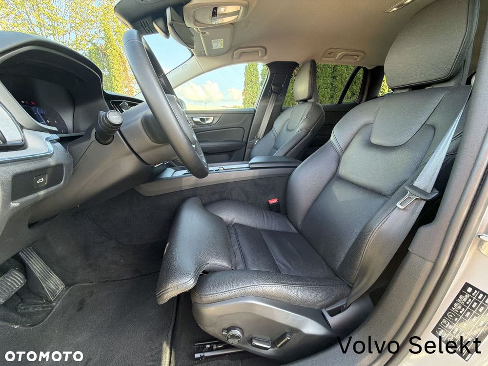 Volvo V60 Cross Country - 11