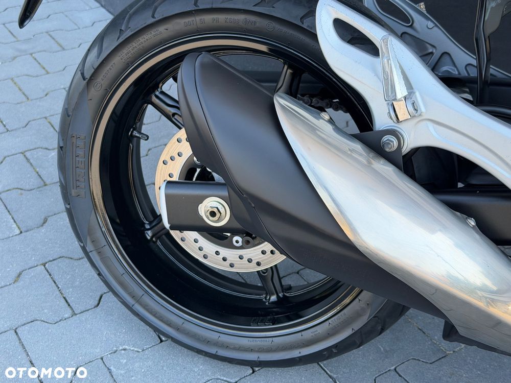 Suzuki Gladius - 15