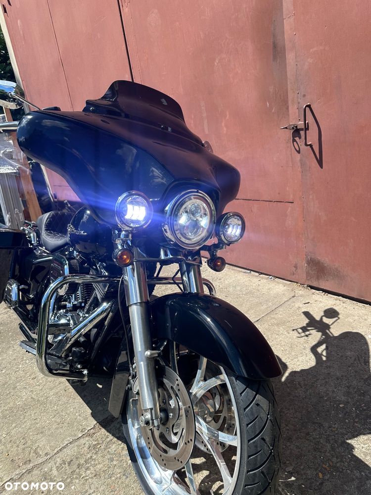 Harley-Davidson Touring Street Glide - 19
