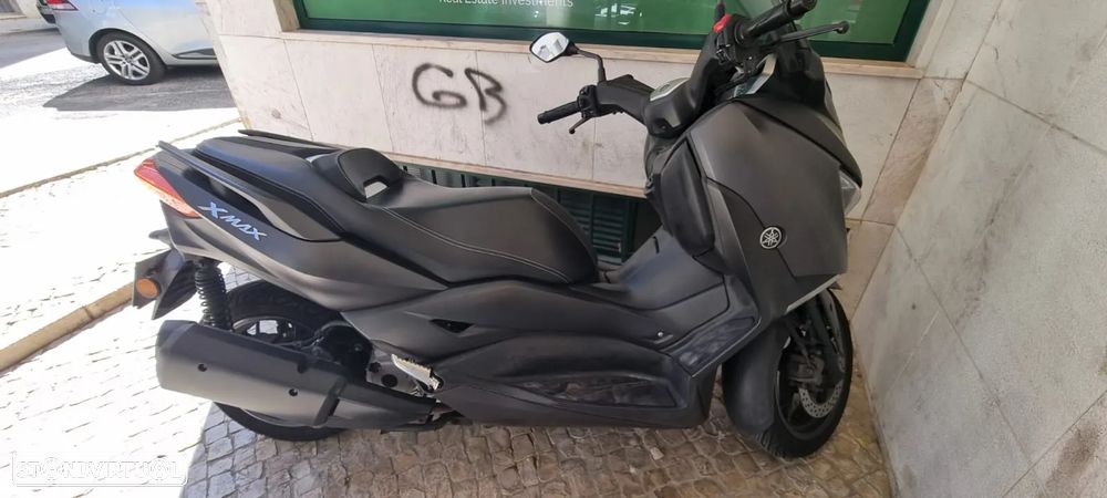 Yamaha X-Max - 3