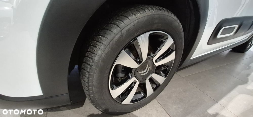 Citroën C3 1.2 PureTech Shine - 24