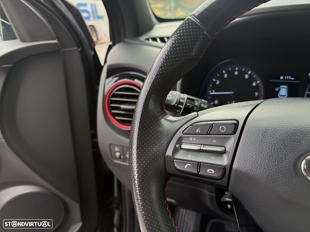 Hyundai Kauai 1.0 T-GDi Premium Pele/Tec.Vermelho - 18