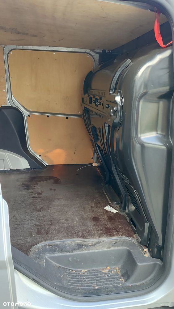 Ford Trannsit connect - 11