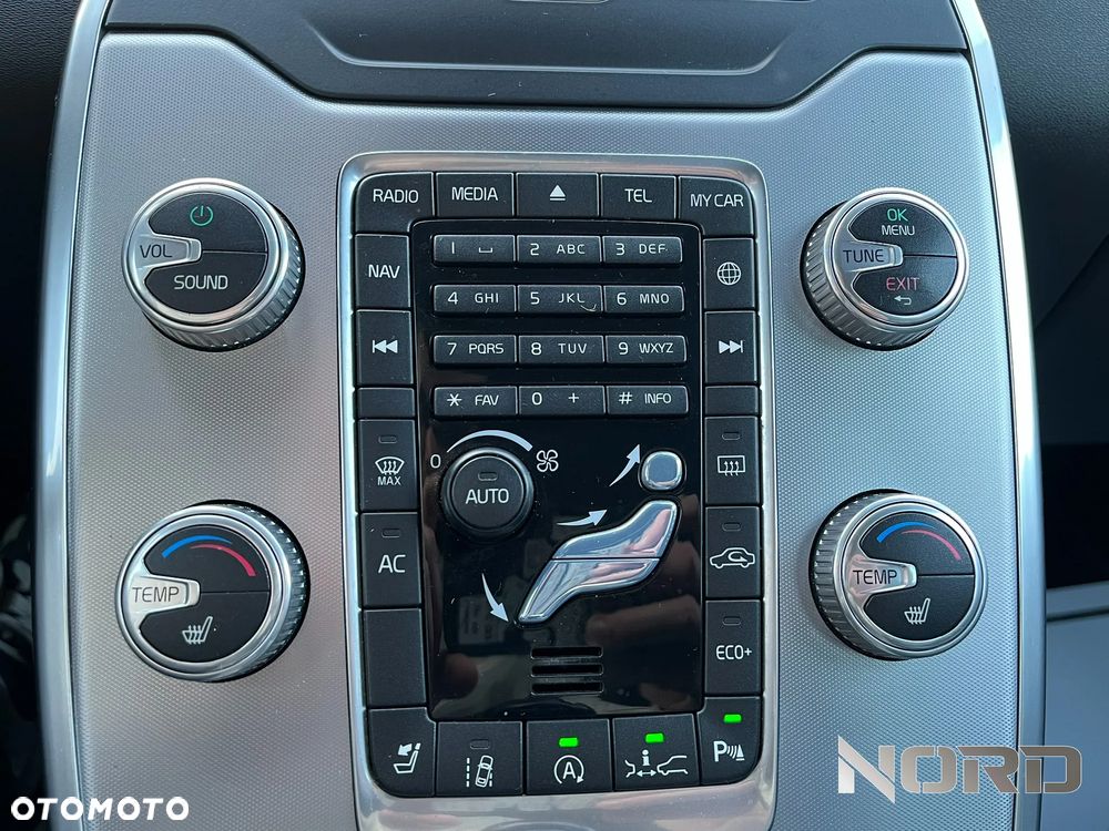 Volvo V70 D2 Geartronic Momentum - 23