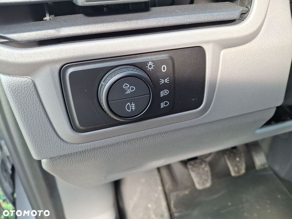 Volkswagen Transporter Furgon Plus 2.0 TDI 150 KM manual r. o. 3500 mm - 32