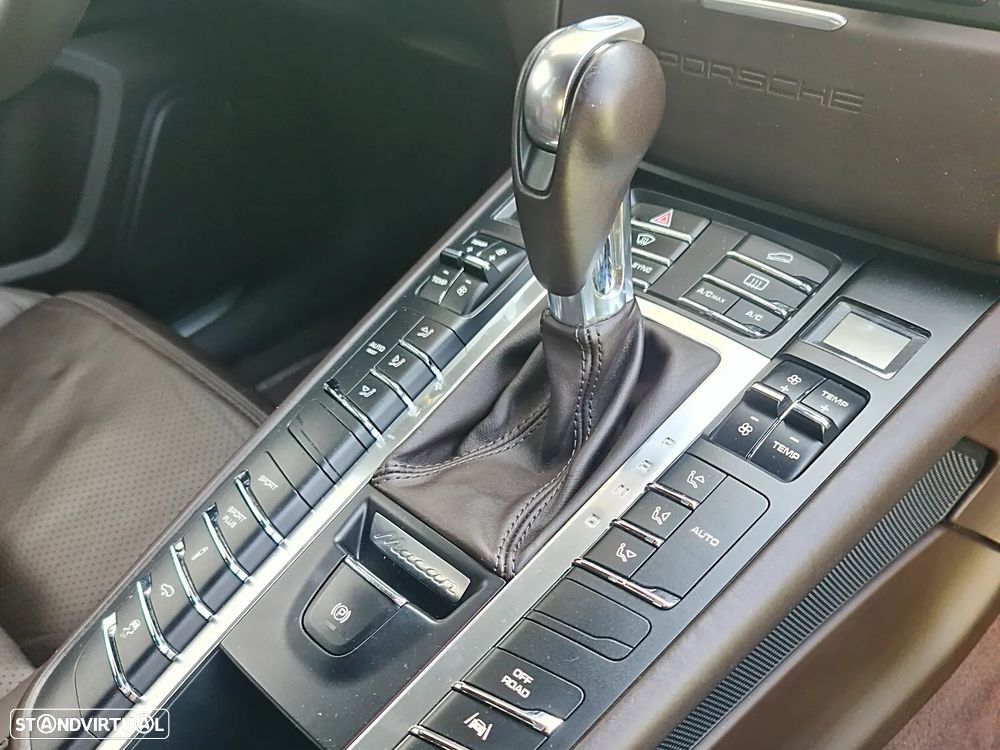 Porsche Macan Turbo - 15