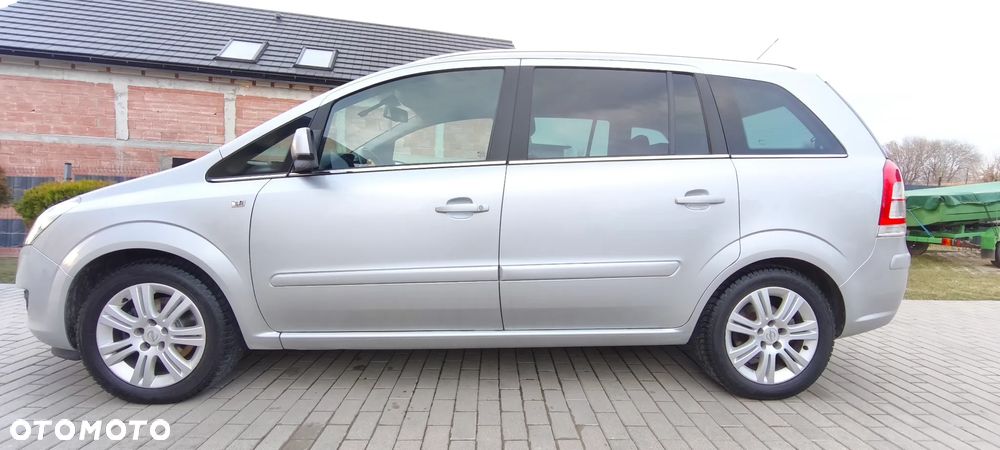 Opel Zafira 1.8 Cosmo - 4