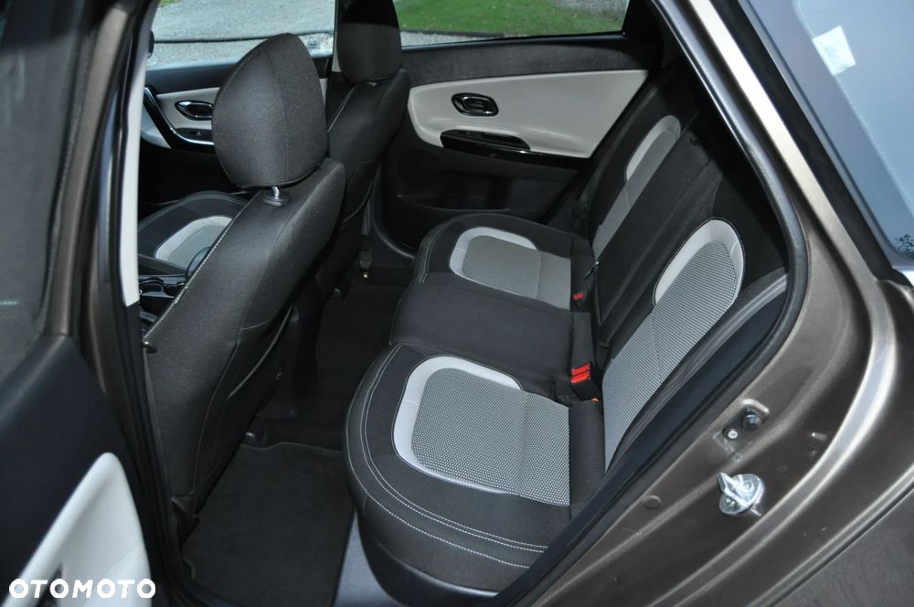 Kia Ceed 1.6 GDI Dream Team Edition - 7