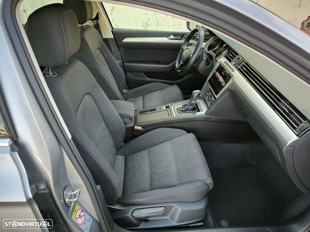 VW Passat 2.0 TDI Business P.DSG - 28