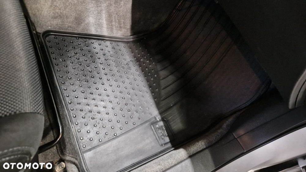 Subaru Impreza 2.0 RS - 15