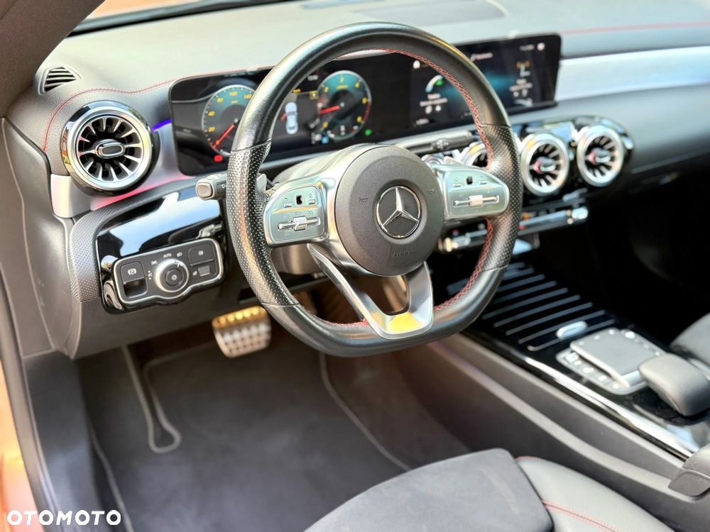 Mercedes-Benz CLA 220 d AMG Line 8G-DCT - 15