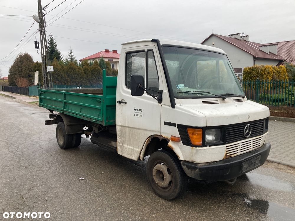 Mercedes-Benz 410 - 3