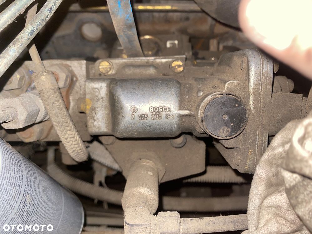 Nissan T200 - 10