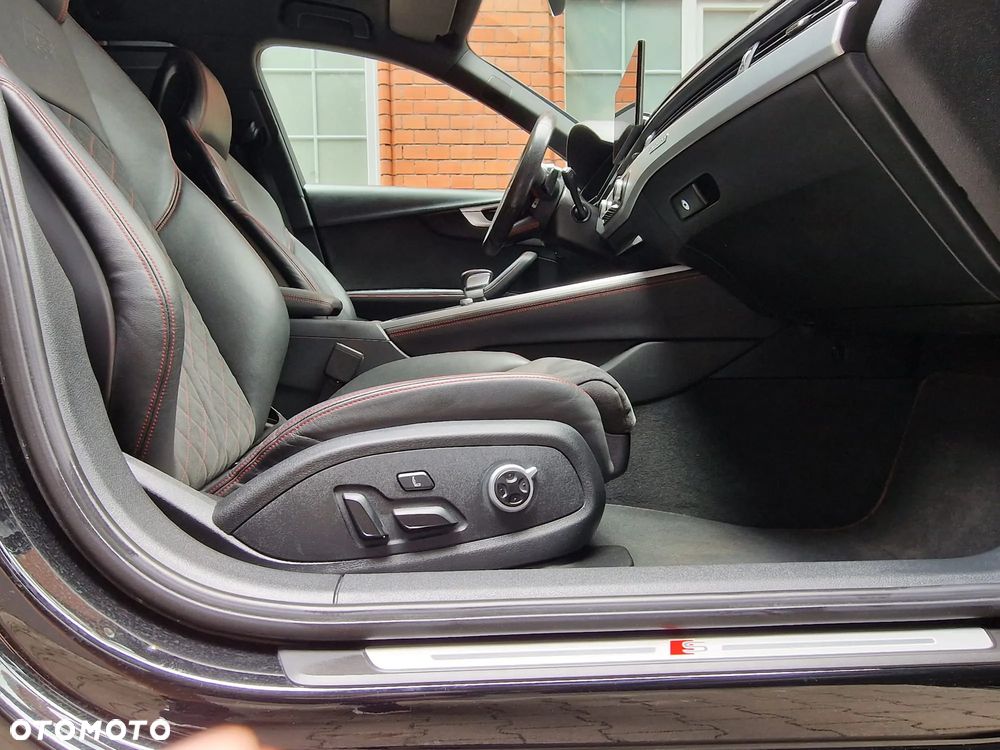 Audi A4 Avant 40 TDI quattro S tronic S line - 20