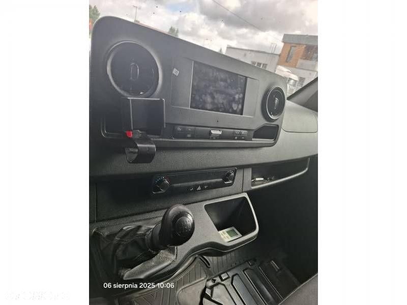 Mercedes-Benz Sprinter - 15