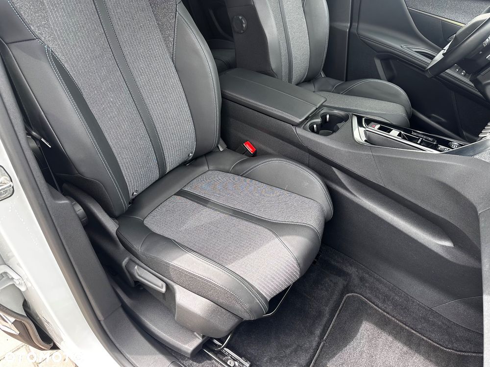 Peugeot 3008 PureTech 130 Stop & Start GPF EAT8 Allure - 31