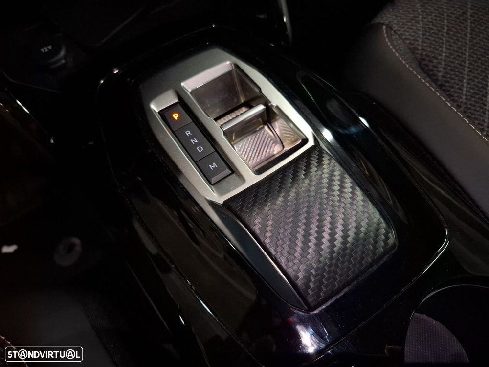 Peugeot 2008 1.2 Hybrid Allure e-DCS6 - 18