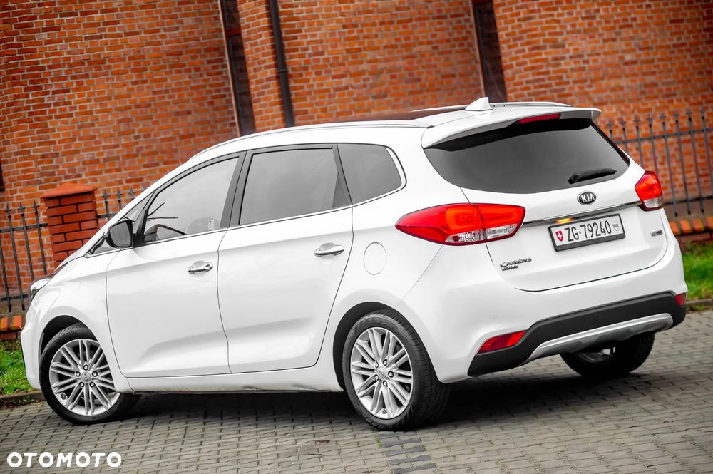 Kia Carens 1.7 CRDi Business Line 7os 7DCT - 12