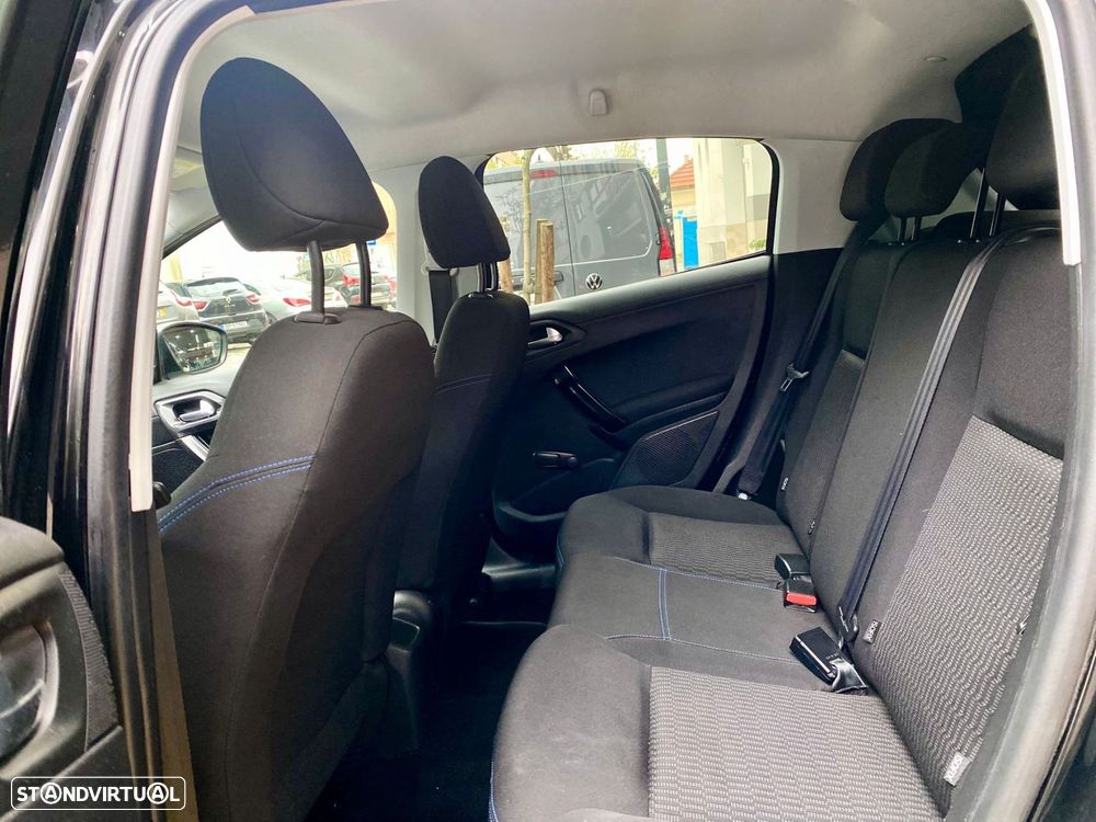 Peugeot 208 1.6 BlueHDi Style - 25