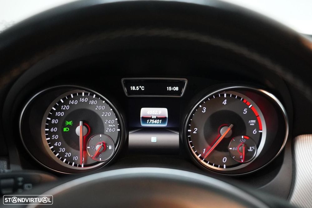 Mercedes-Benz GLA 180 CDI Urban - 11