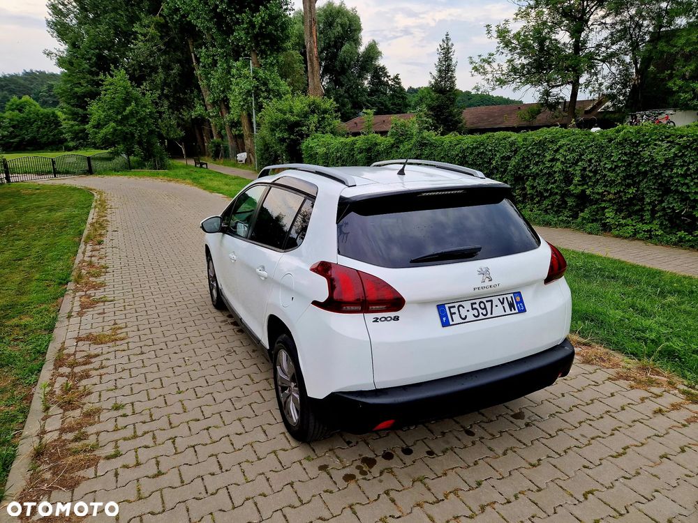Peugeot 2008 - 8
