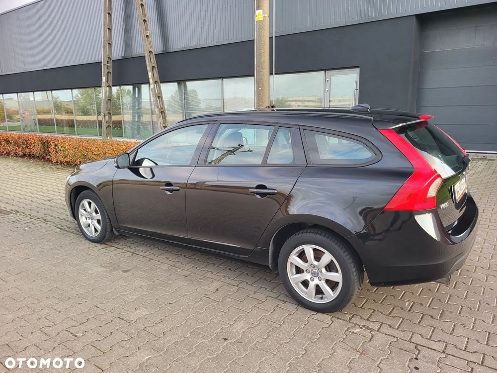 Volvo V60 D2 Momentum - 35