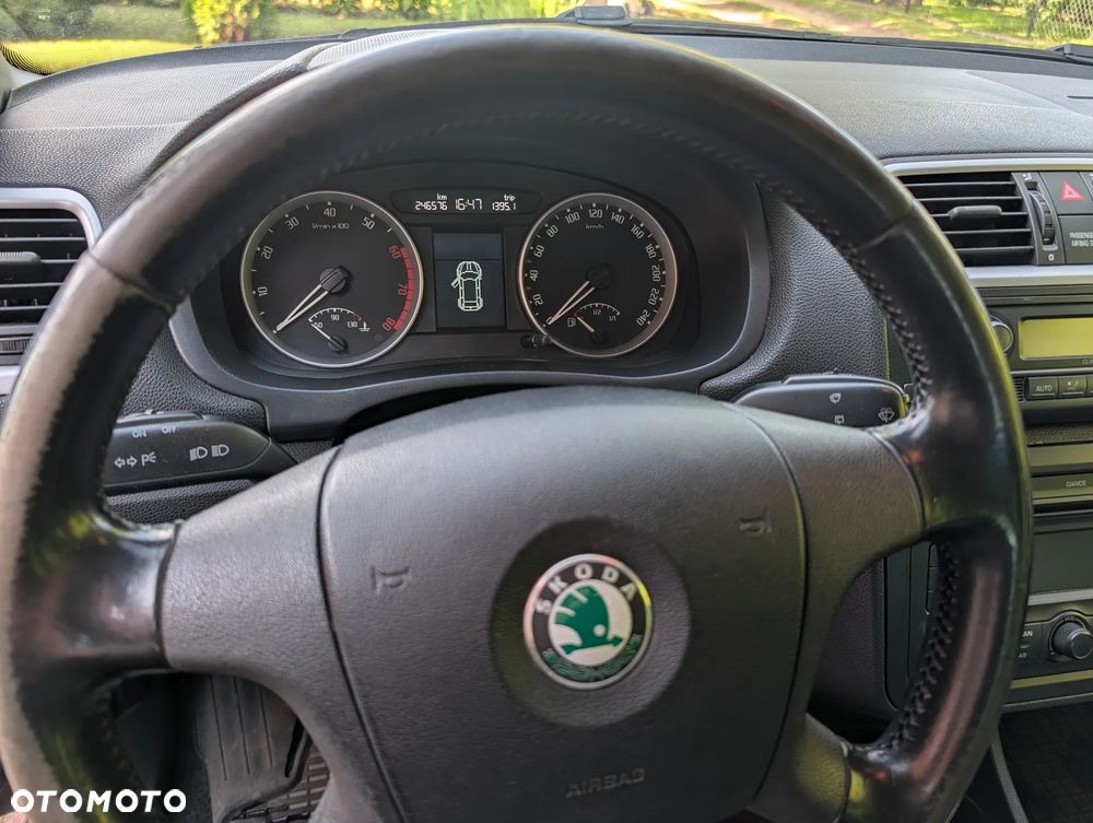 Skoda Roomster 1.6 16V Sport - 14