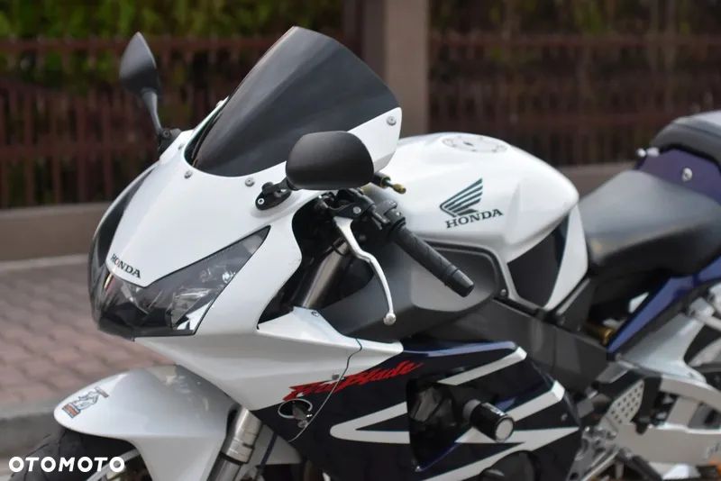 Honda CBR - 23