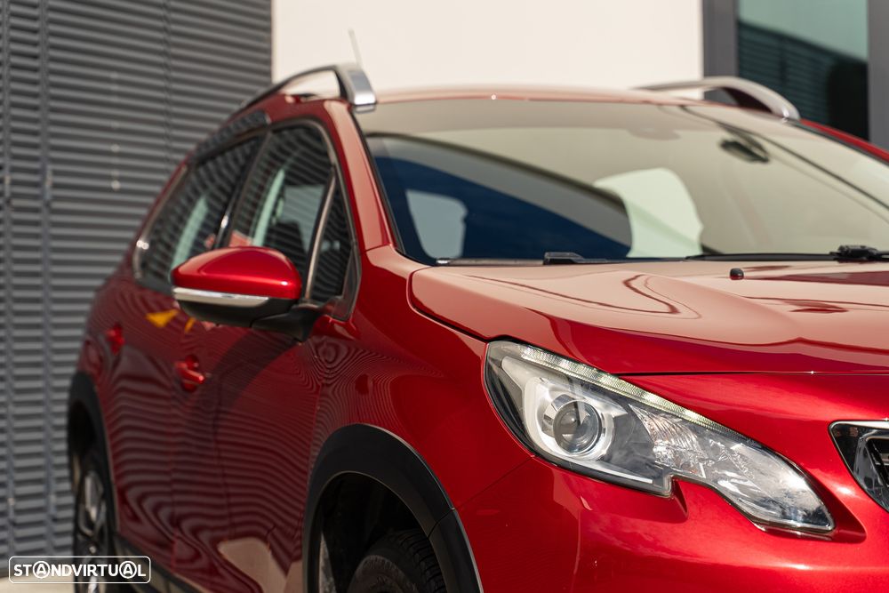 Peugeot 2008 1.2 PureTech Allure EAT6 - 5