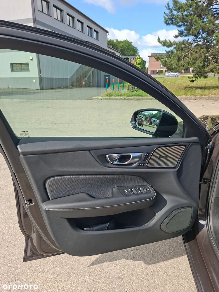 Volvo V60 B4 D Geartronic RDesign - 18