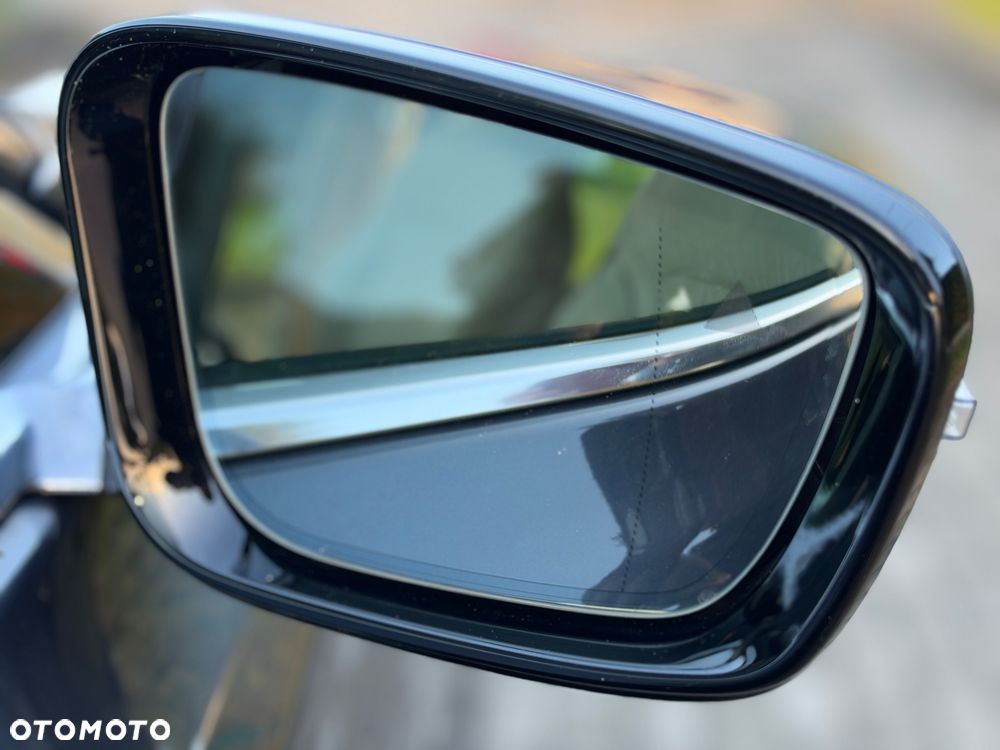 BMW Seria 7 750i xDrive - 39