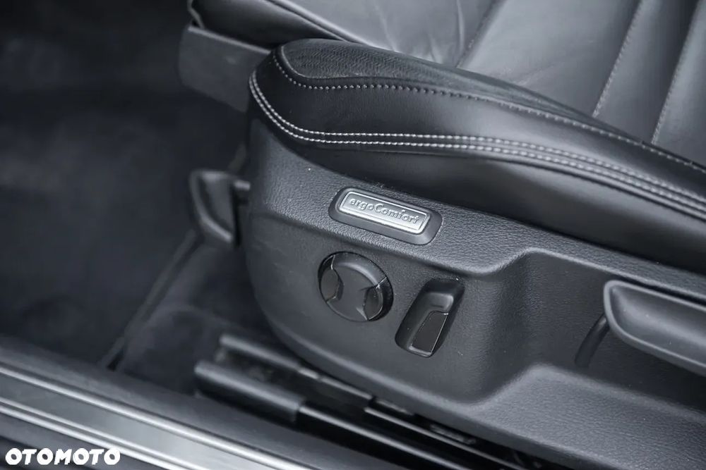 Volkswagen Passat - 17