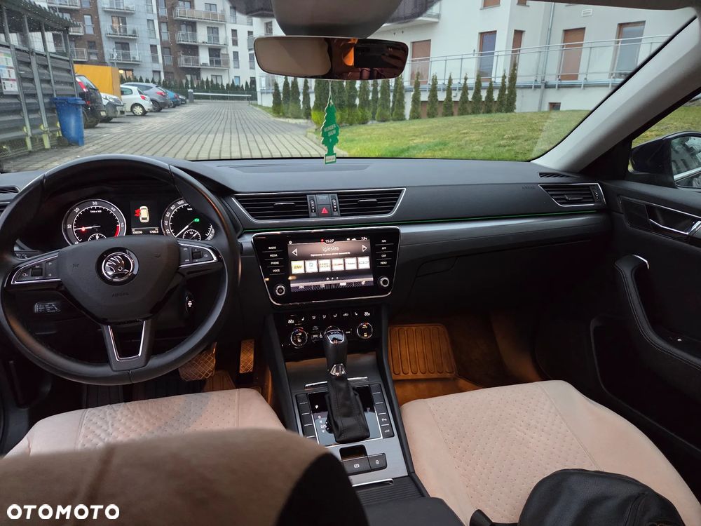 Skoda Superb 2.0 TDI DSG Ambition - 11