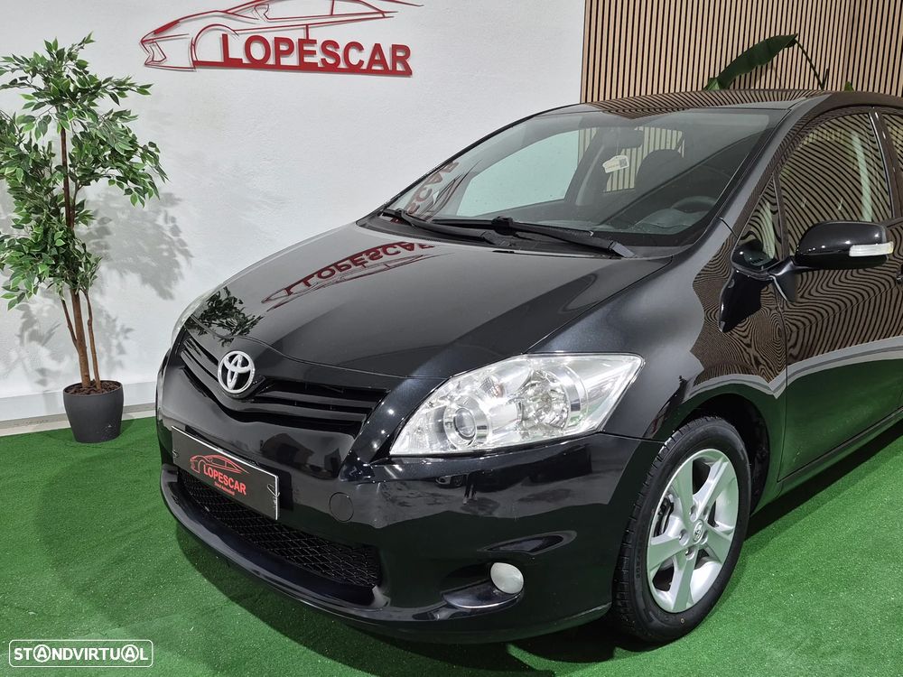 Toyota Auris 1.33 VVT-i Sol - 2