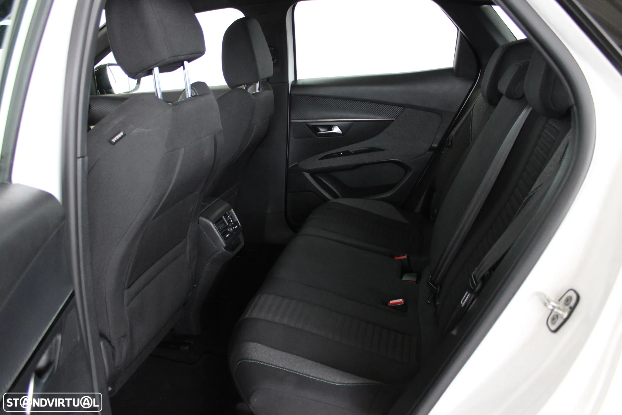Peugeot 3008 1.2 PureTech Active Pack - 19