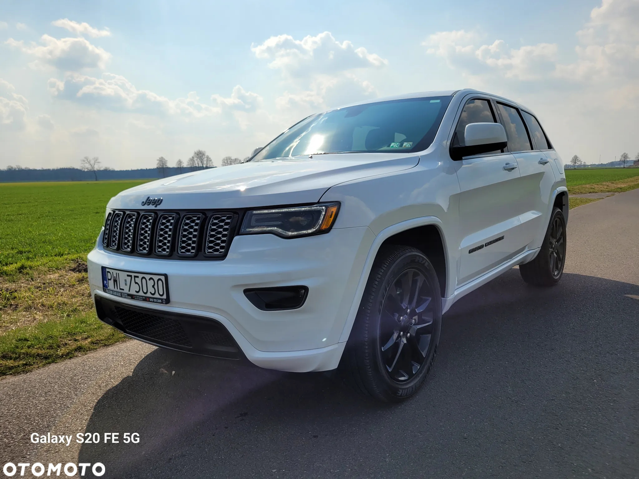 Jeep Grand Cherokee - 16
