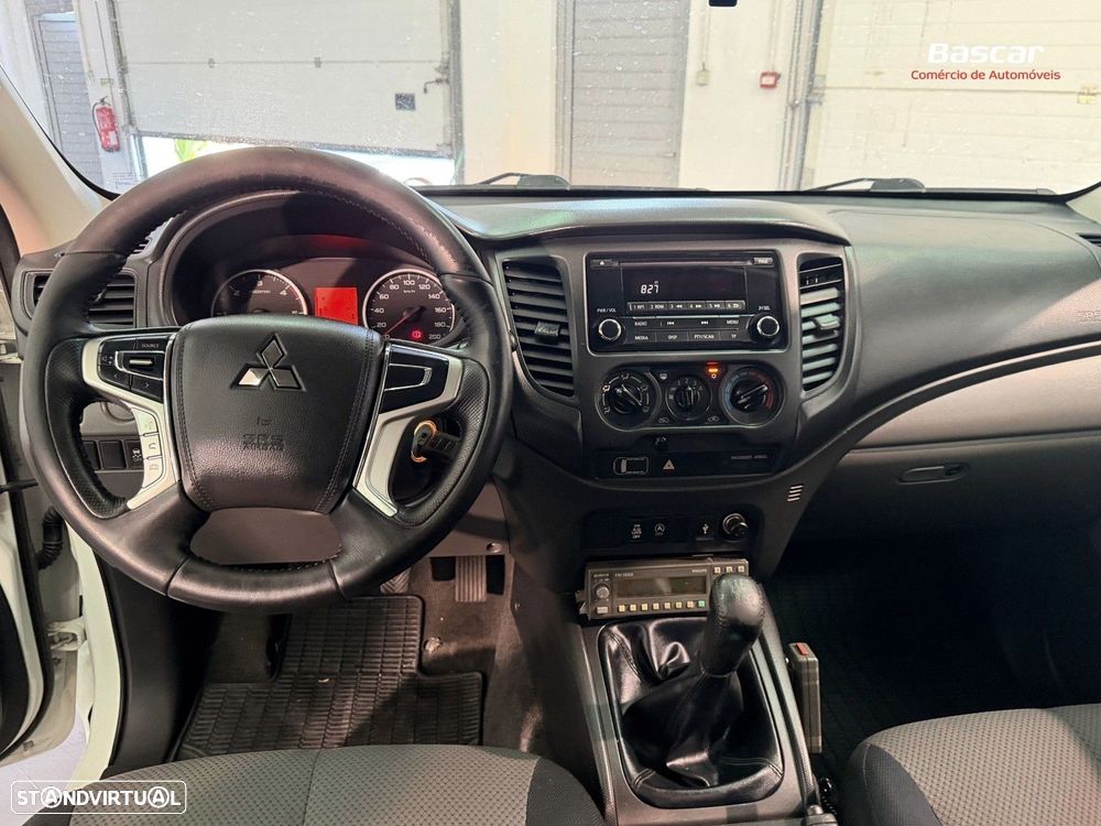 Mitsubishi L200 2.4 DI-D CD Invite CC 4WD - 16