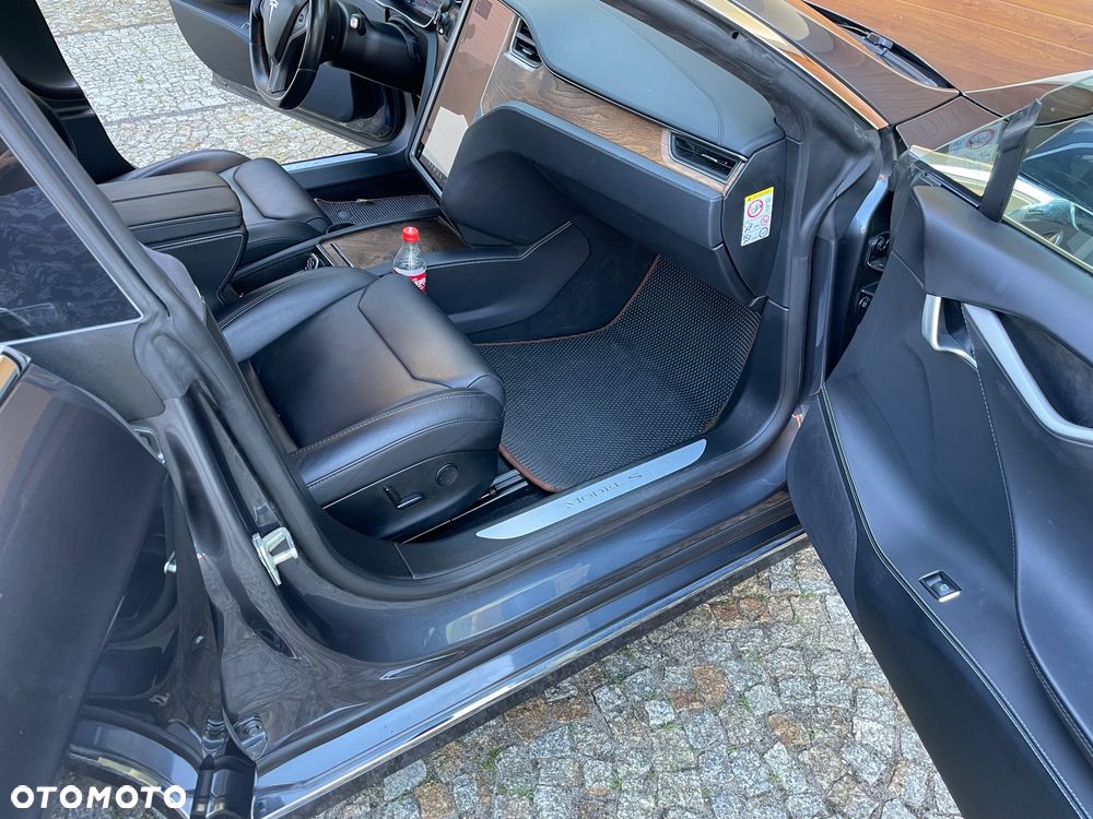 Tesla Model S - 13