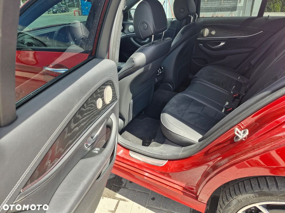 Mercedes-Benz Klasa E 220 d 4-Matic AMG/Avantgarde - 16