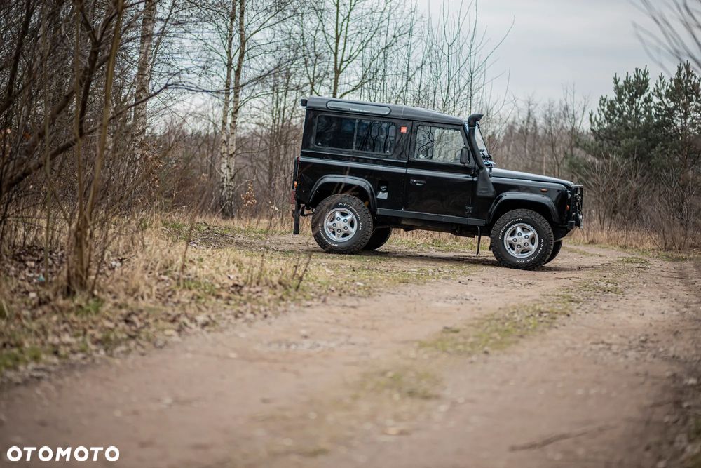 Land Rover Defender - 34